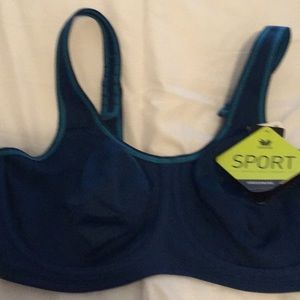 Underwire sports bra